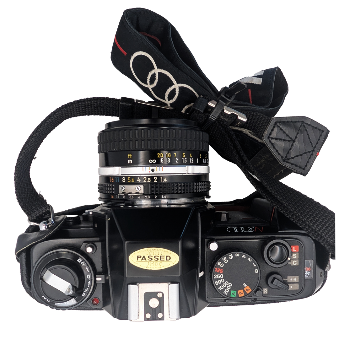 Nikon N2000 35mm Film Camera with 50mm f/1.4 Lens